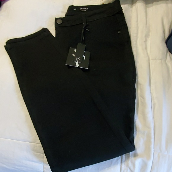 Vera Wang Slimming Stretch Jean's, NWT. Sz. 10 - Picture 4 of 4